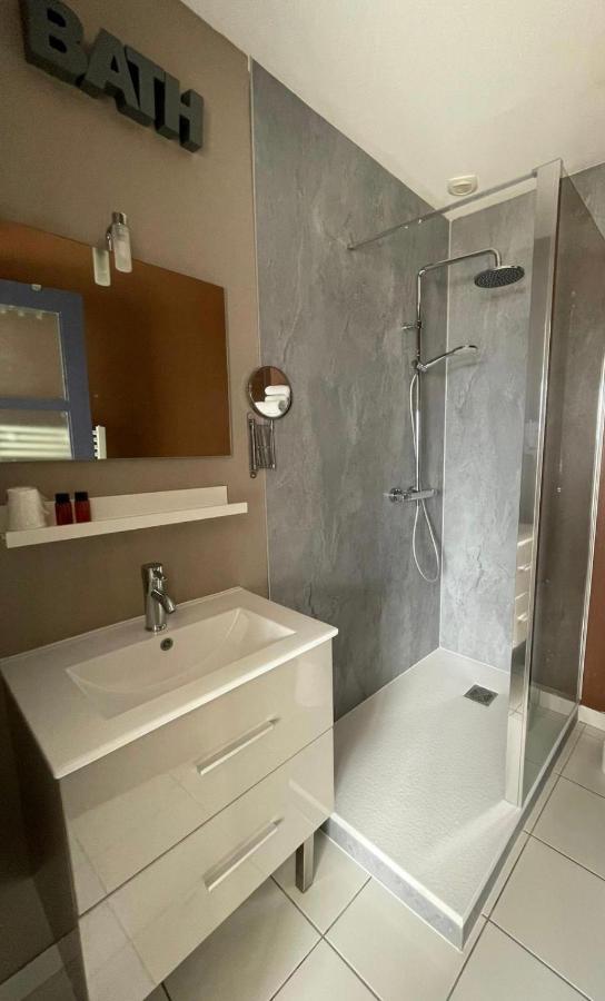 פלוגונבלי Logis Hotel Du Large מראה חיצוני תמונה