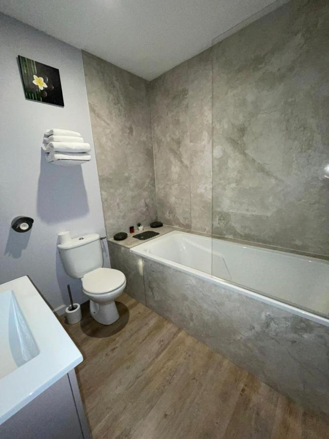 פלוגונבלי Logis Hotel Du Large מראה חיצוני תמונה