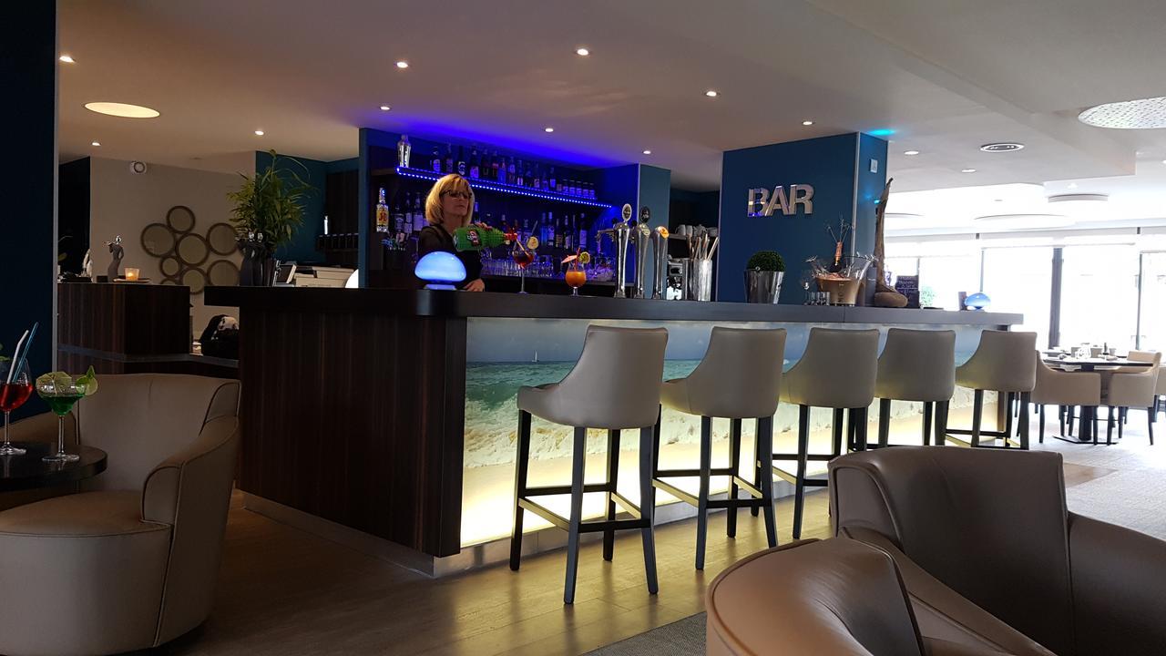פלוגונבלי Logis Hotel Du Large מראה חיצוני תמונה